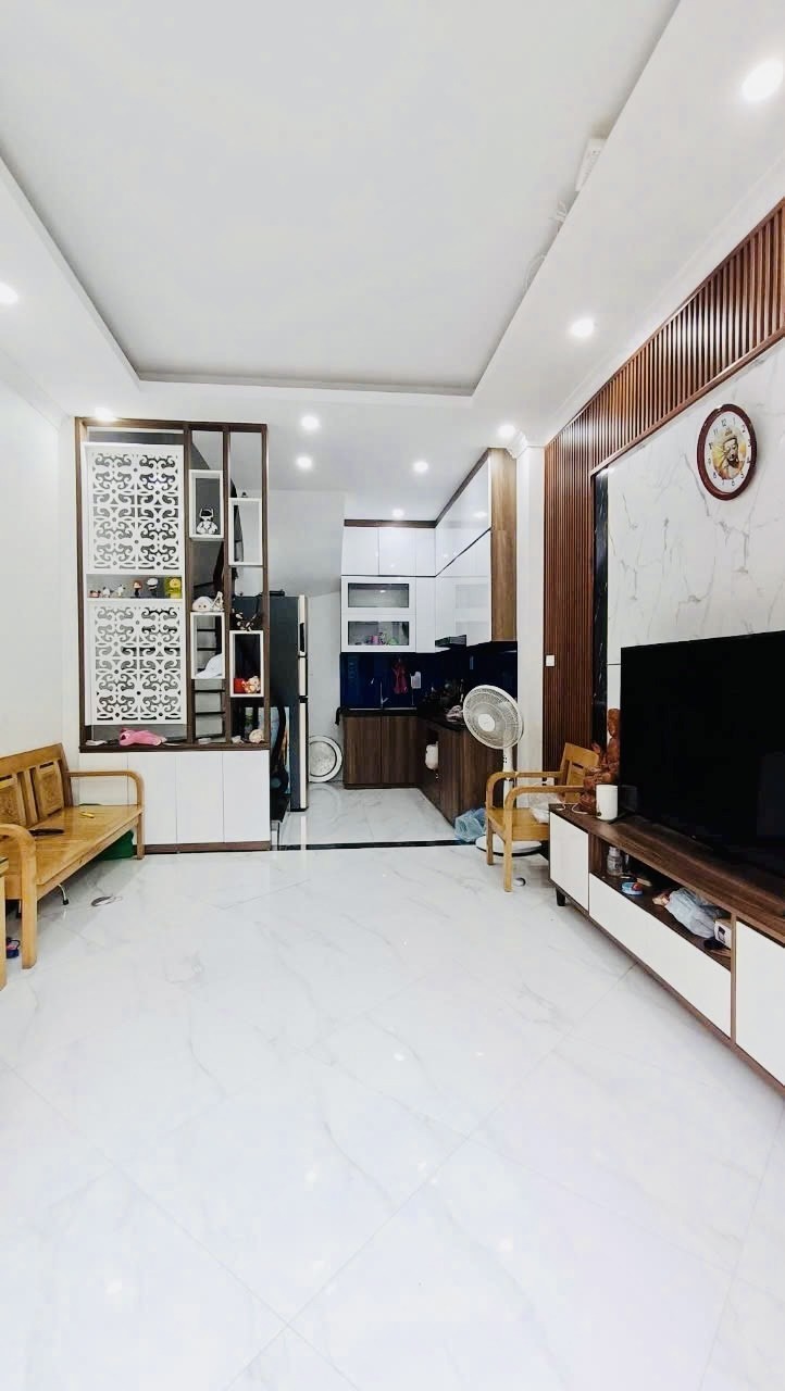 Bán nhà Bát Khối,Cự Khối 5 tầng,30m,view hồ,oto đỗ cửa nhỉnh 5 tỷ - Ảnh 3